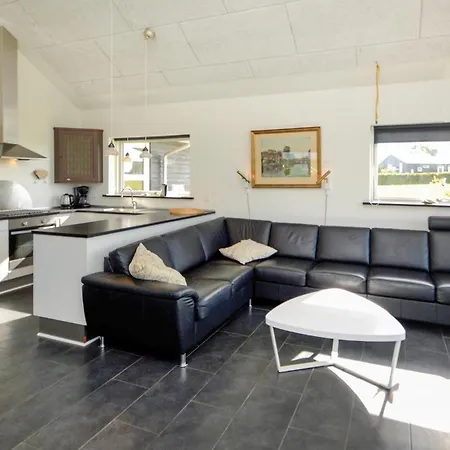 4 Bedroom Gorgeous In Haderslev * Flovt