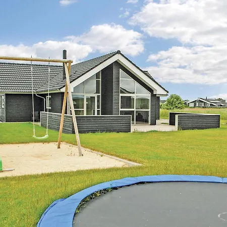 4 Bedroom Gorgeous In Haderslev Holiday home Flovt