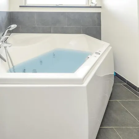 4 Bedroom Gorgeous In Haderslev Holiday home