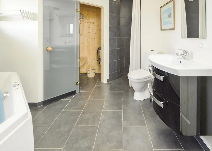 Дом отдыха 1 *