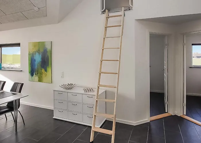 Дом отдыха 1 *