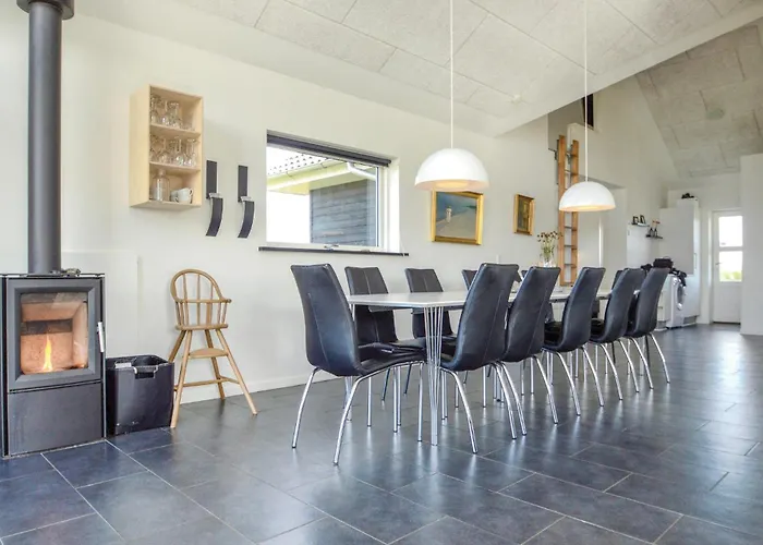 Дом отдыха 1 *